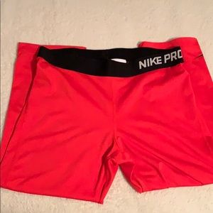 Red Nike dry fit capri leggings 🌼not for bundle🌼